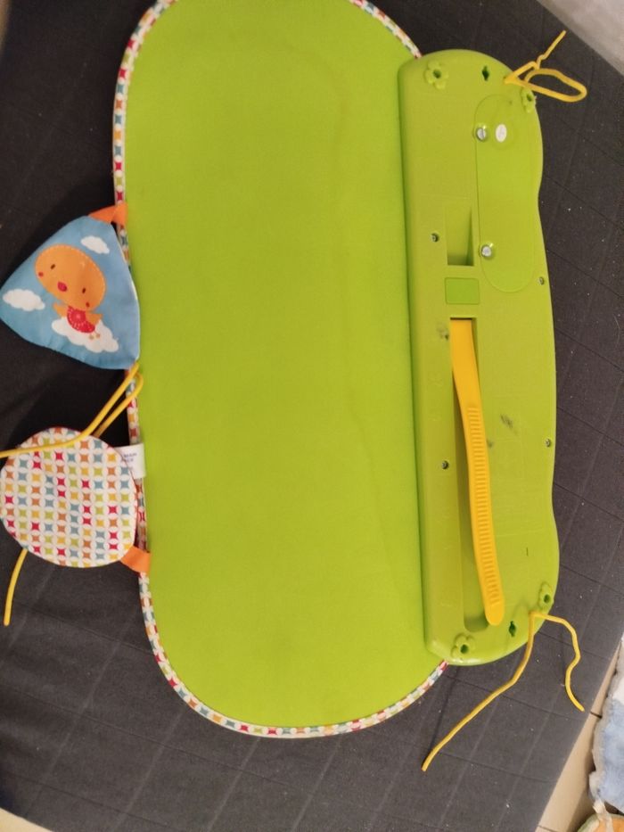 Jouets bébé. Piano de Lit ,jouets activités musicales livre et autres - photo numéro 4