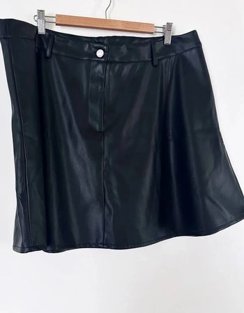 Jupe en similicuir noire - Vero Moda