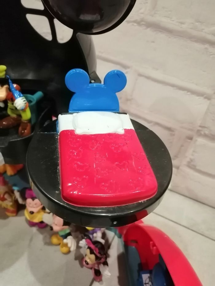 Maison de mickey plus personnages - photo numéro 8