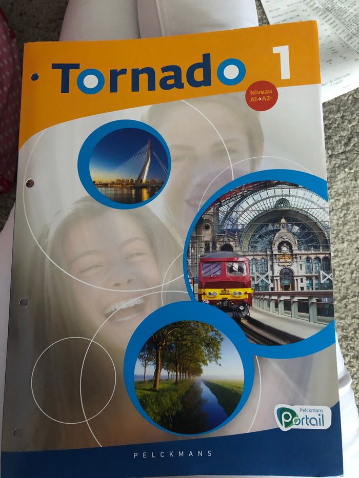 Cahier / manuel élève Tornado 1