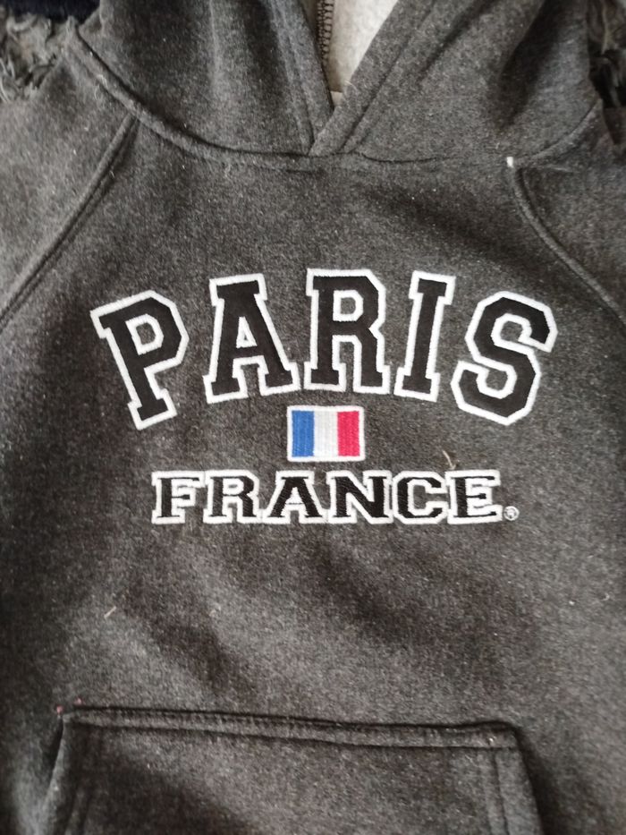 Pull a capuche 5/6 ans - photo numéro 2