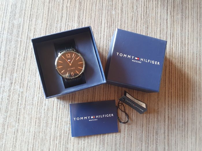 Magnifique montre Tommy Hilfiger 🖤