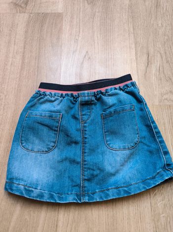 Jupe tape à l'oeil 4ans