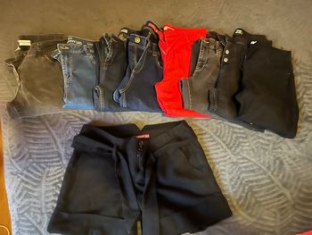 Lot 8 jeans et 1 short