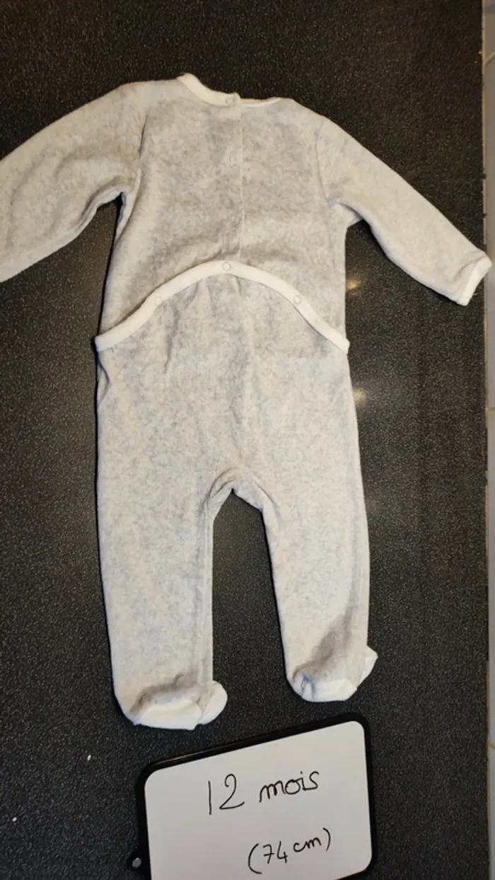 pyjama en velours tout doux taille 12 mois - photo numéro 3