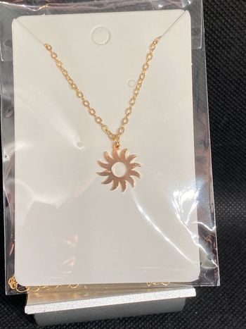 Collier pendentif soleil doré