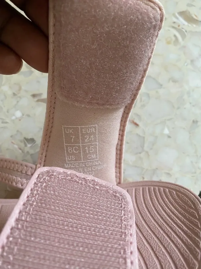 Claquettes sandales Puma rose – Pointure 25 – Neuf - photo numéro 4