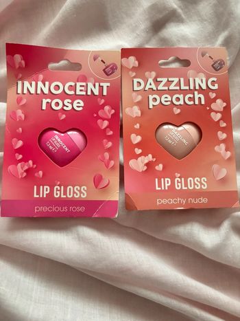 Lot de deux gloss neufs