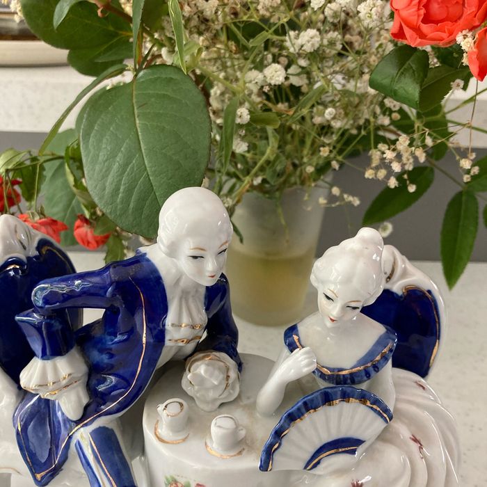 2 personnages en porcelaine - photo numéro 2