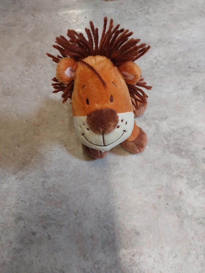 Peluche lion