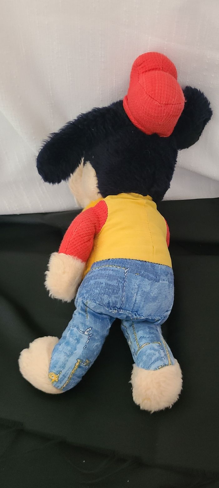 peluche années 80 loufoque rare vintage gilet jaune & chemise et jeans rouges ! Disney Plushy - photo numéro 3