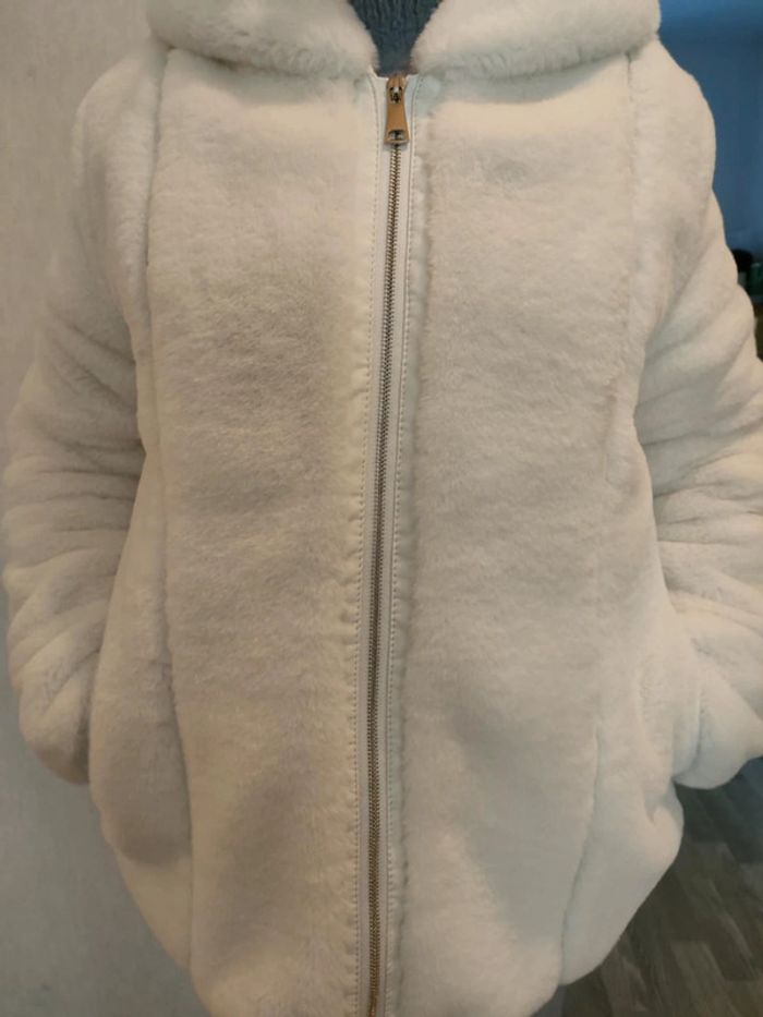 Manteau blanc - photo numéro 3