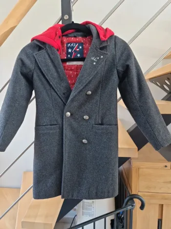 Manteau elegant à  capuche amovible