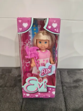 poupée fin 12 cm Evi love