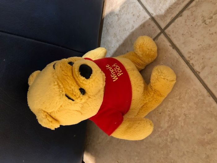 Peluche Winnie l'Ourson - photo numéro 2