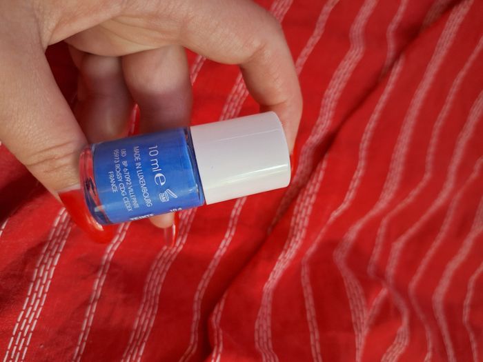 Vernis bleu - photo numéro 2