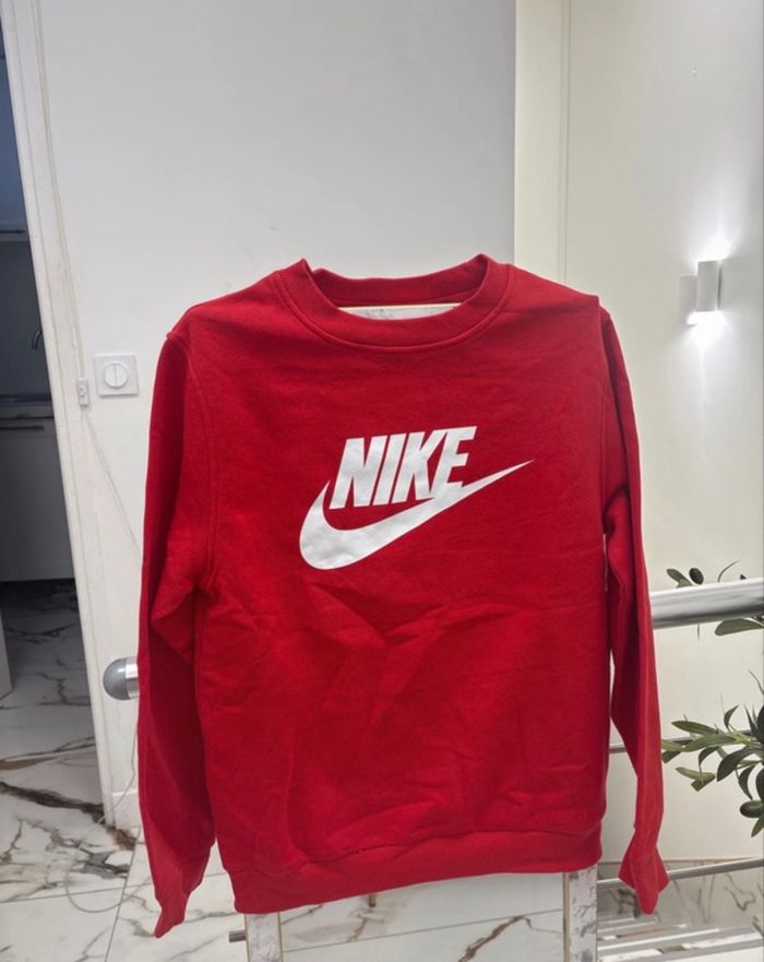 Pull Nike