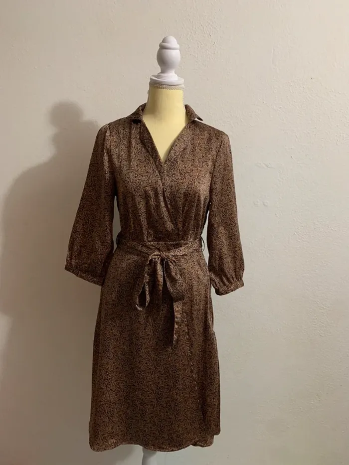 Robe cache-cœur H&M à motif fleuri – Taille 40