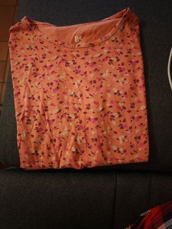 T shirt manche courte fleuri rose/saumon taille 38/40