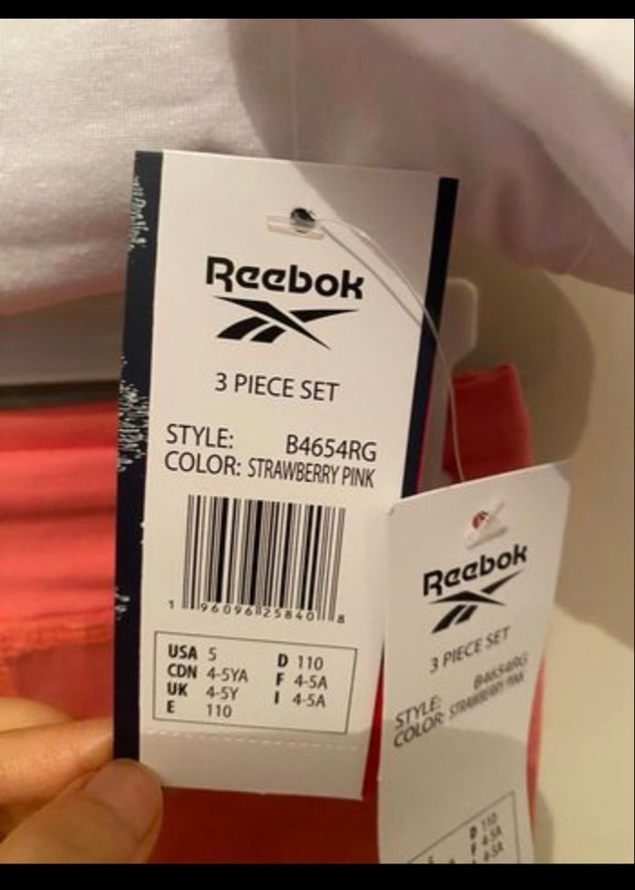 Ensemble reebok 3 pièces 4/5 ans neuve - photo numéro 2