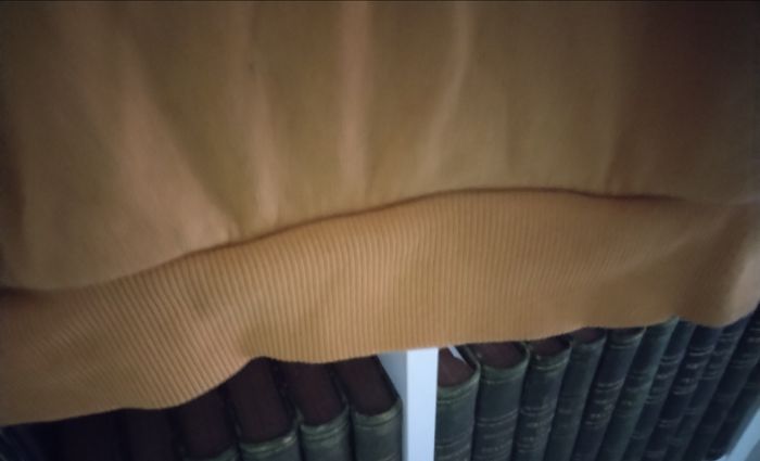 Sweat à capuche avec deux poches "Tape à l'œil" en très bon état - photo numéro 8