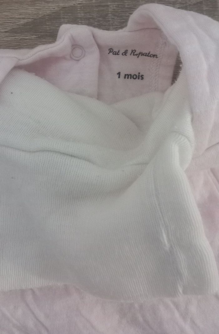 Ensemble fille taille 1 mois - photo numéro 3
