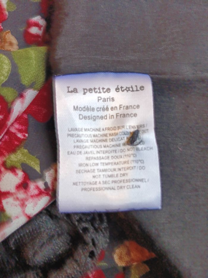 Blouse en voile avec des motifs à fleurs - photo numéro 3