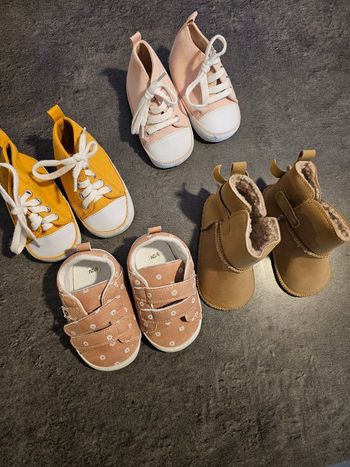 Chaussure bebe 6-12mois lot