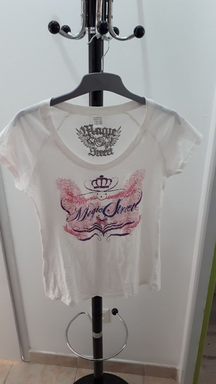 T shirt blanc motif rose et violet taille M