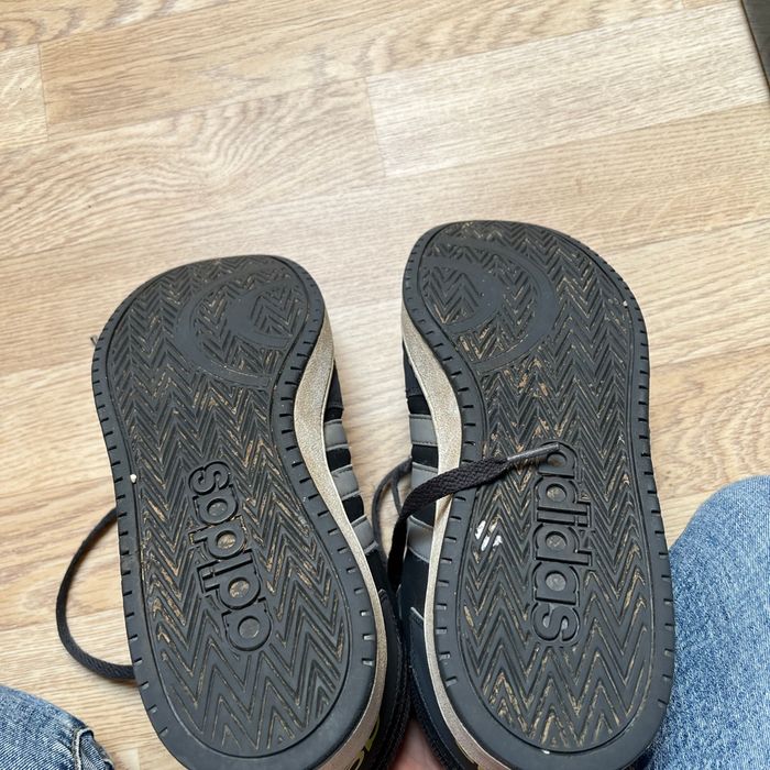 Chaussure adidas - photo numéro 4