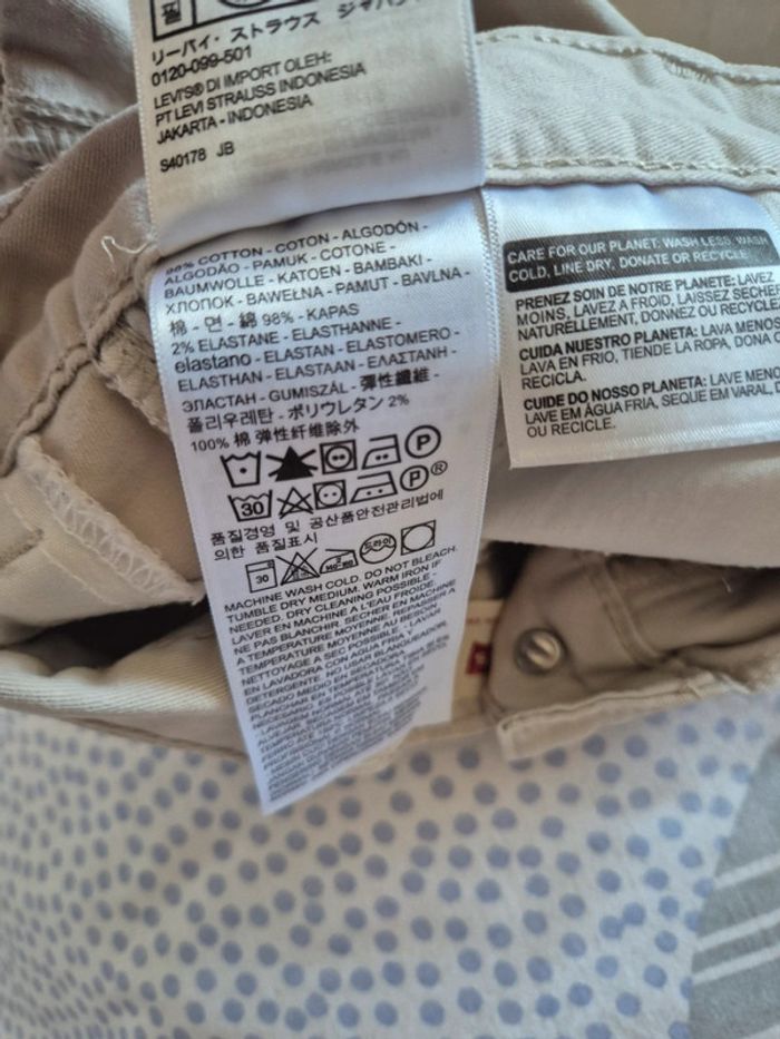 Short Levi's taille 25 - photo numéro 4