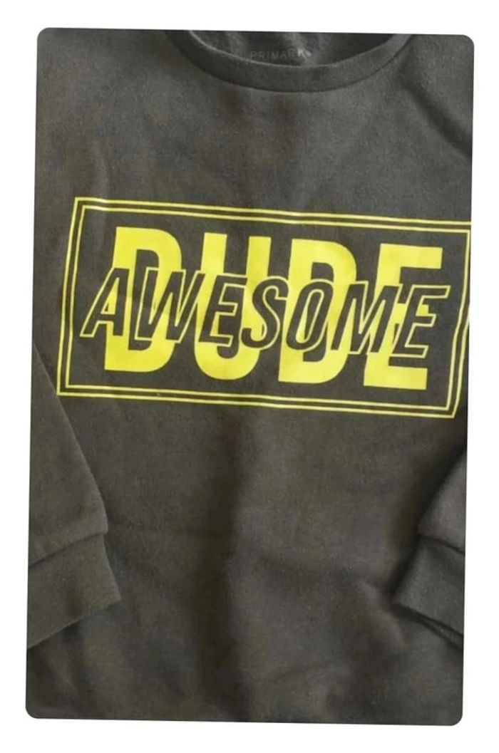 Sweat kaki Awesome - style streewear, Primark,  en très bon état, taille 3/4 ans - photo numéro 2