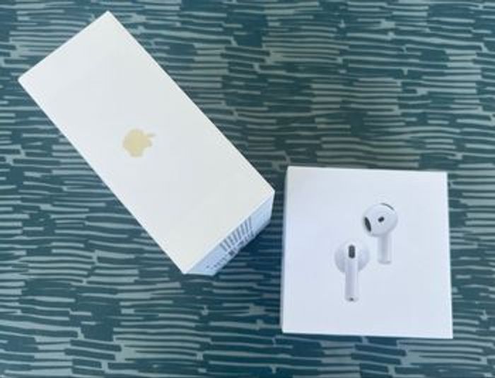 AirPods 4