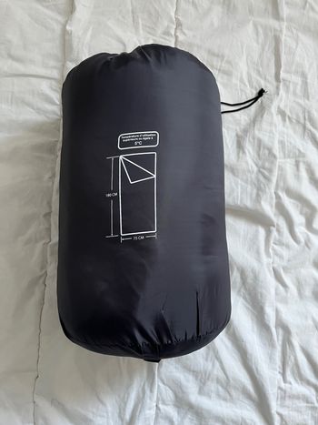 Sac de couchage à capuche gris anthracite et orange avec sac de rangement