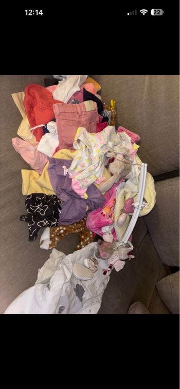 Énorme lot de 40 vêtements bébé fille de 0 à 6 mois