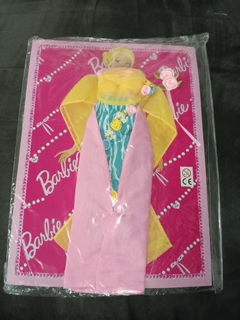 Tenue de mes voyages barbie neuve sous blister
