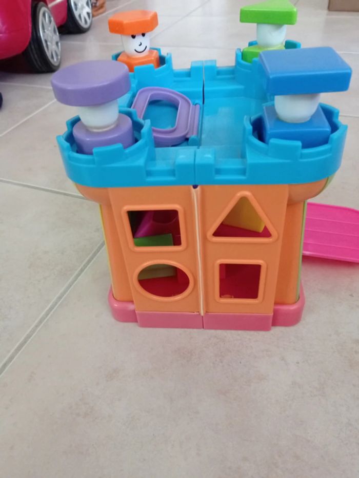 Château avec forme a mettre - photo numéro 3