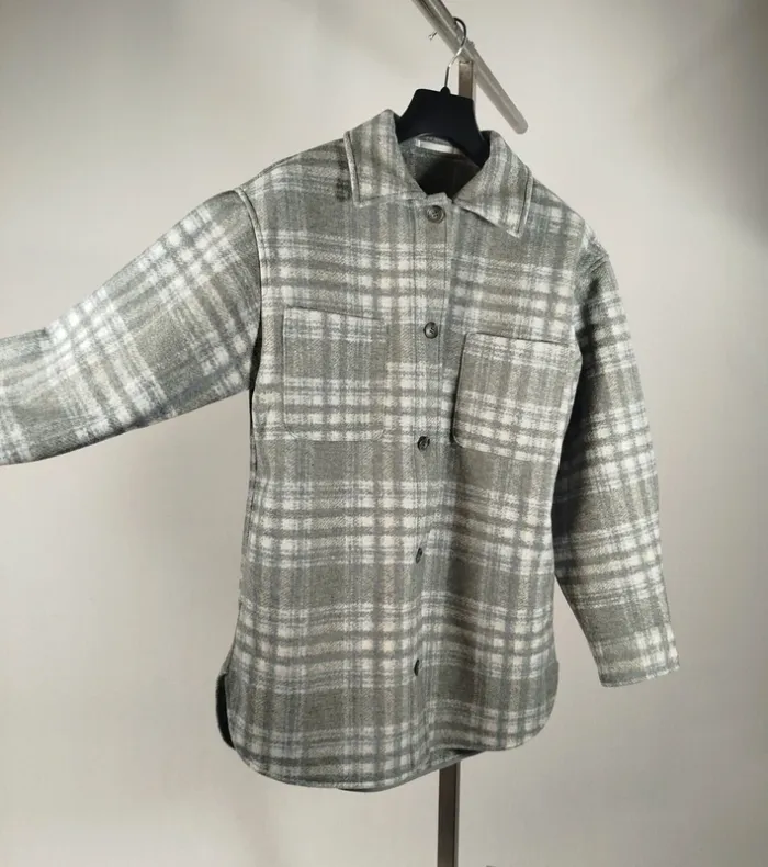 Sur chemise - veste en laine Uniqlo Chemise à carreaux grise A830