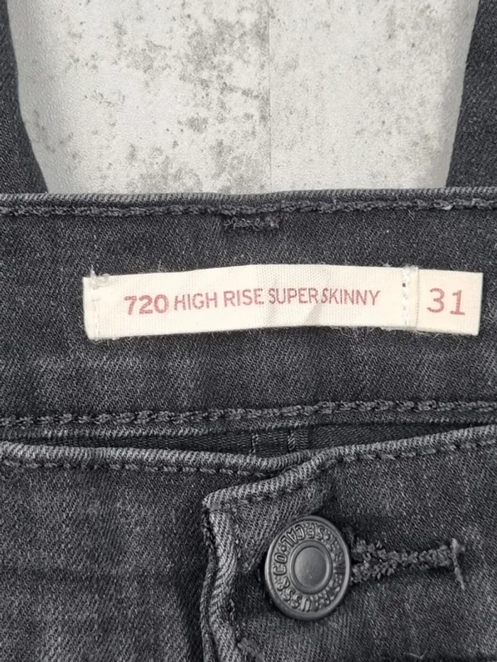 Jean Levi’s 720 Super Skinny Noir – Taille 40 FR Femme (mesures en photos) - photo numéro 10