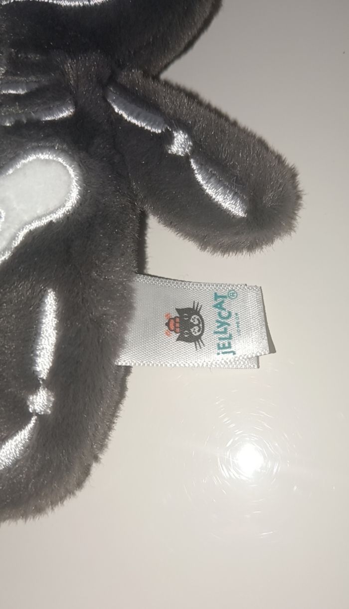 Peluche pendentif Jellycat Bob le squelette - photo numéro 4