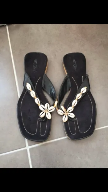 Tong cauris taille 40