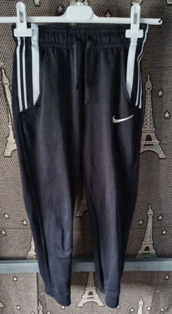 Pantalon de sport Nike Dri-fit taille M 137-146cm (10-12ans)