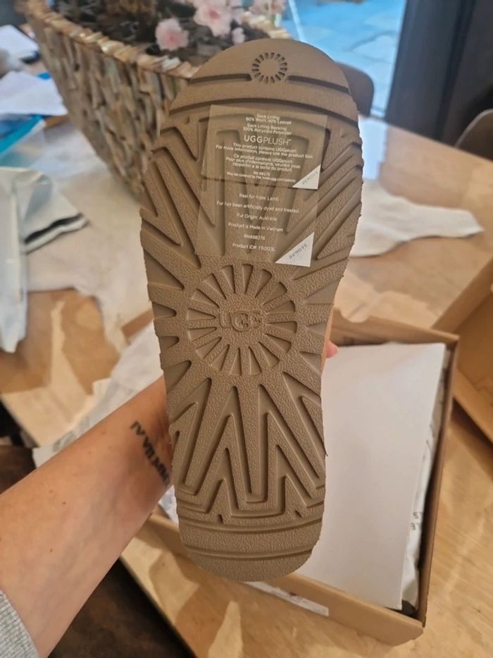 Ugg Classic mini Boots38.5 - photo numéro 4