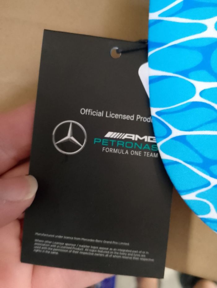 Casquette Mercedes. - photo numéro 4
