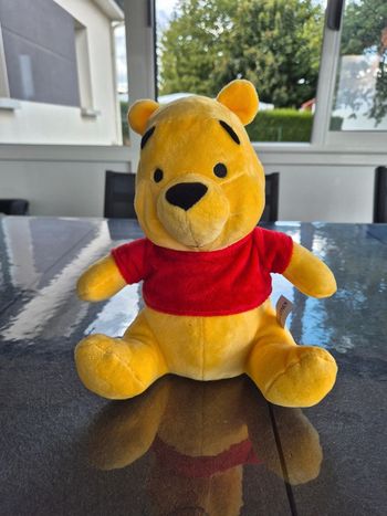 Peluche 25cm Winnie L'Ourson - Disney