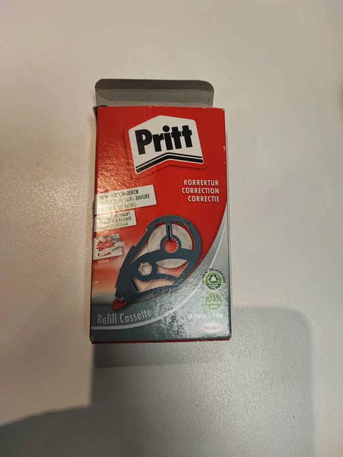 Cassette recharge roller pritt correction