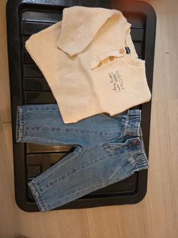 Pantalon + pull 3 mois