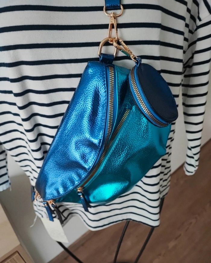 Sac banane bleu métallisé neuf. - photo numéro 3