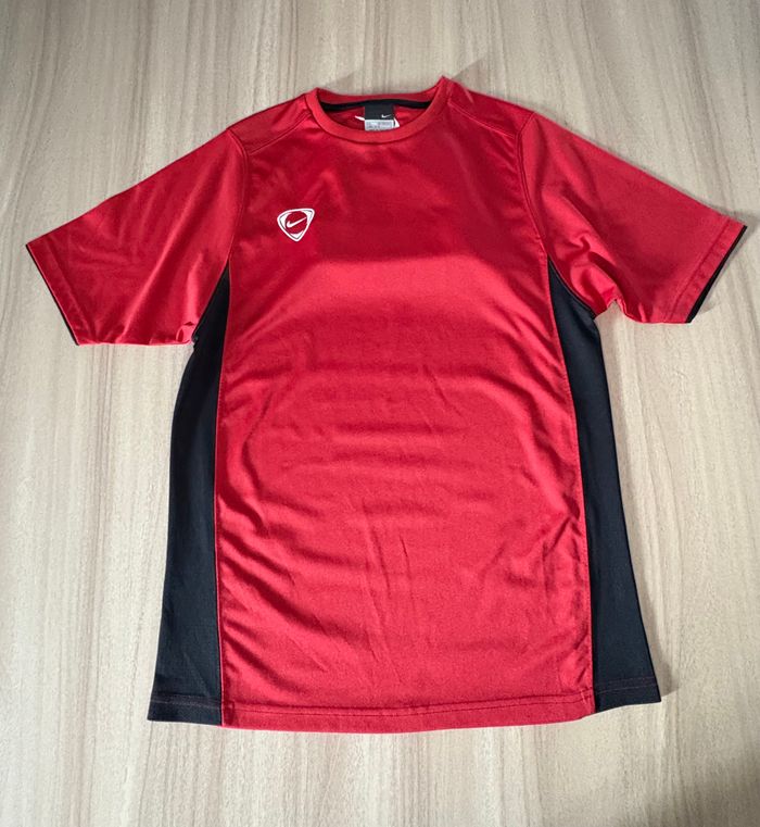 T-shirt Nike rouge/noir - Logo blanc – Taille XL enfant (13-15 ans) - photo numéro 2