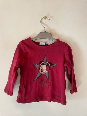 Haut Mickey Disney Baby ❤️🎧 18 mois – Bordeaux & motif fun – Trop craquant